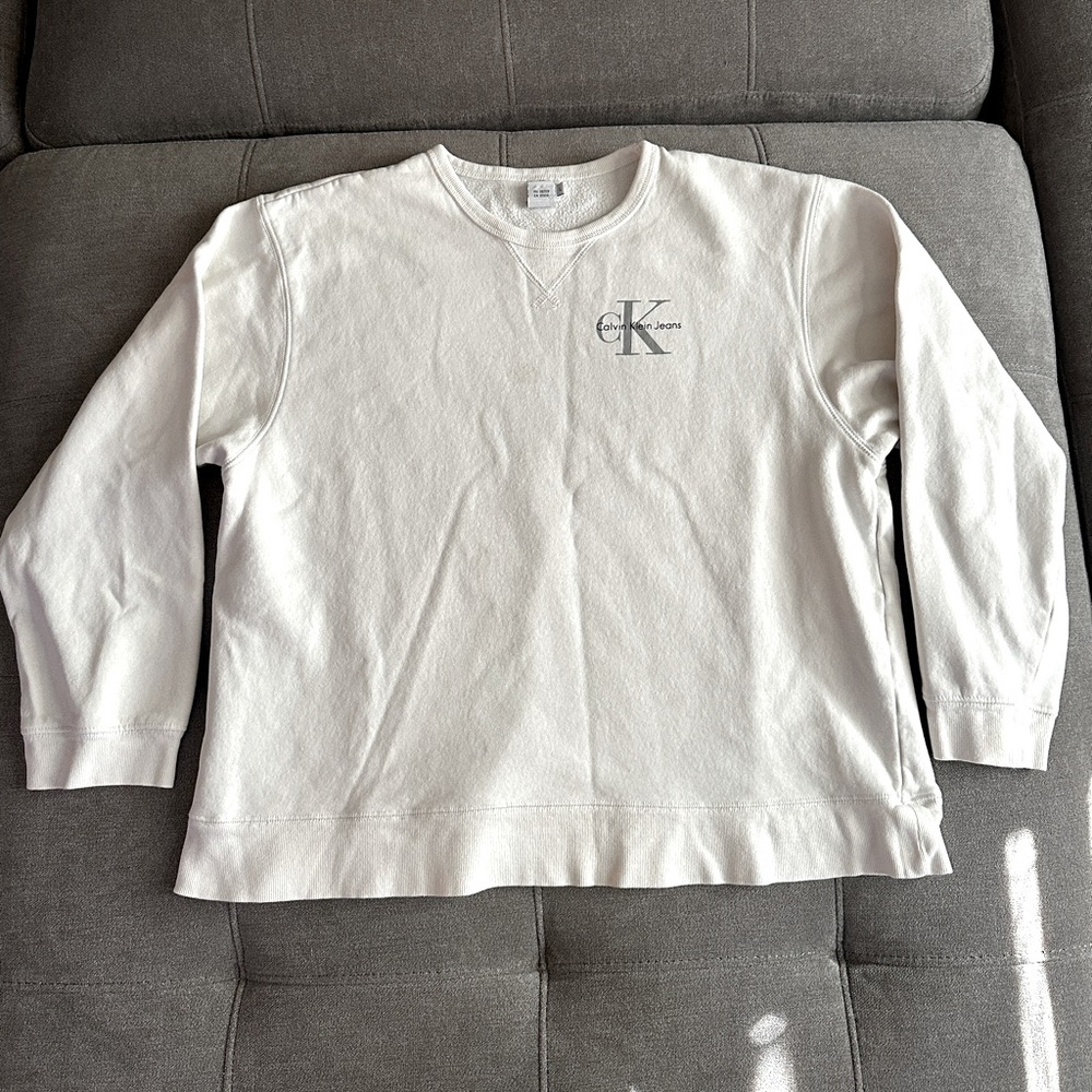 Vintage Women's Calvin Klein Jeans Crewneck